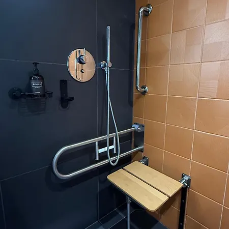 Lev Lifestyle - Maestro Hotel