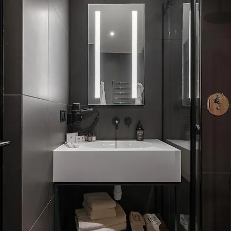 Lev Lifestyle - Maestro Hotel 4*